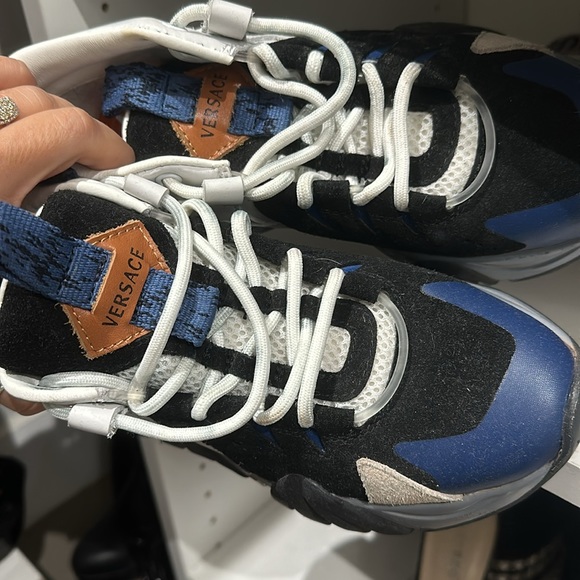 Versace sneakers - Picture 2 of 5